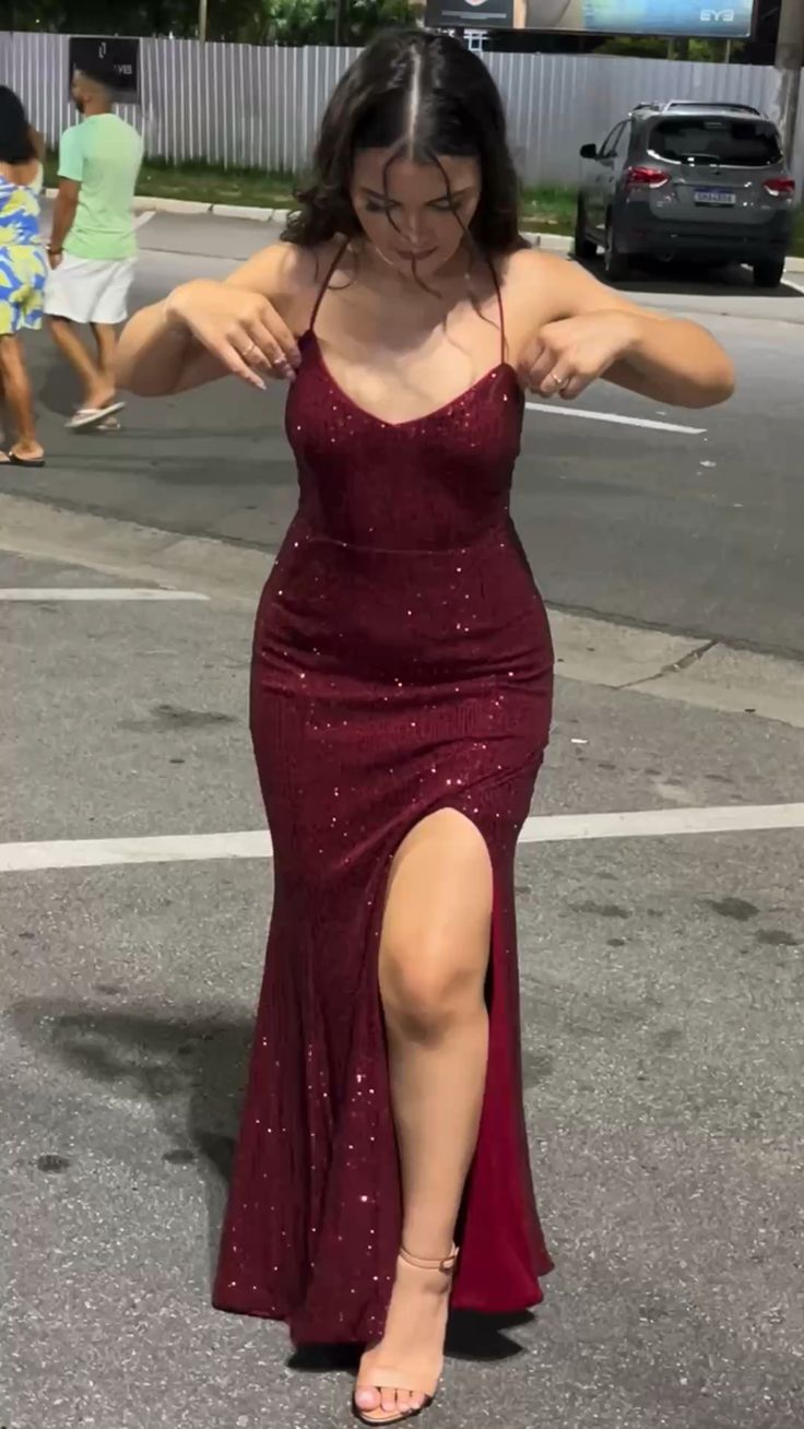 Burgundy Spaghetti Straps Sequin Prom Dresses Long Evening Party Gowns S6305