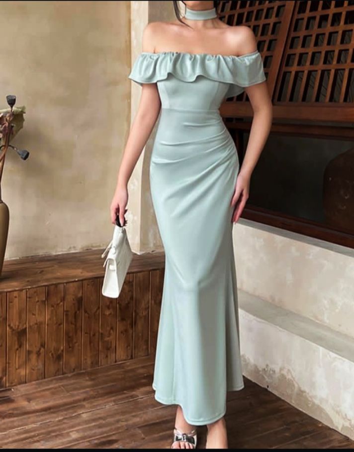 Off-Shoulder Ruffled Midi Mermaid Dress S6739