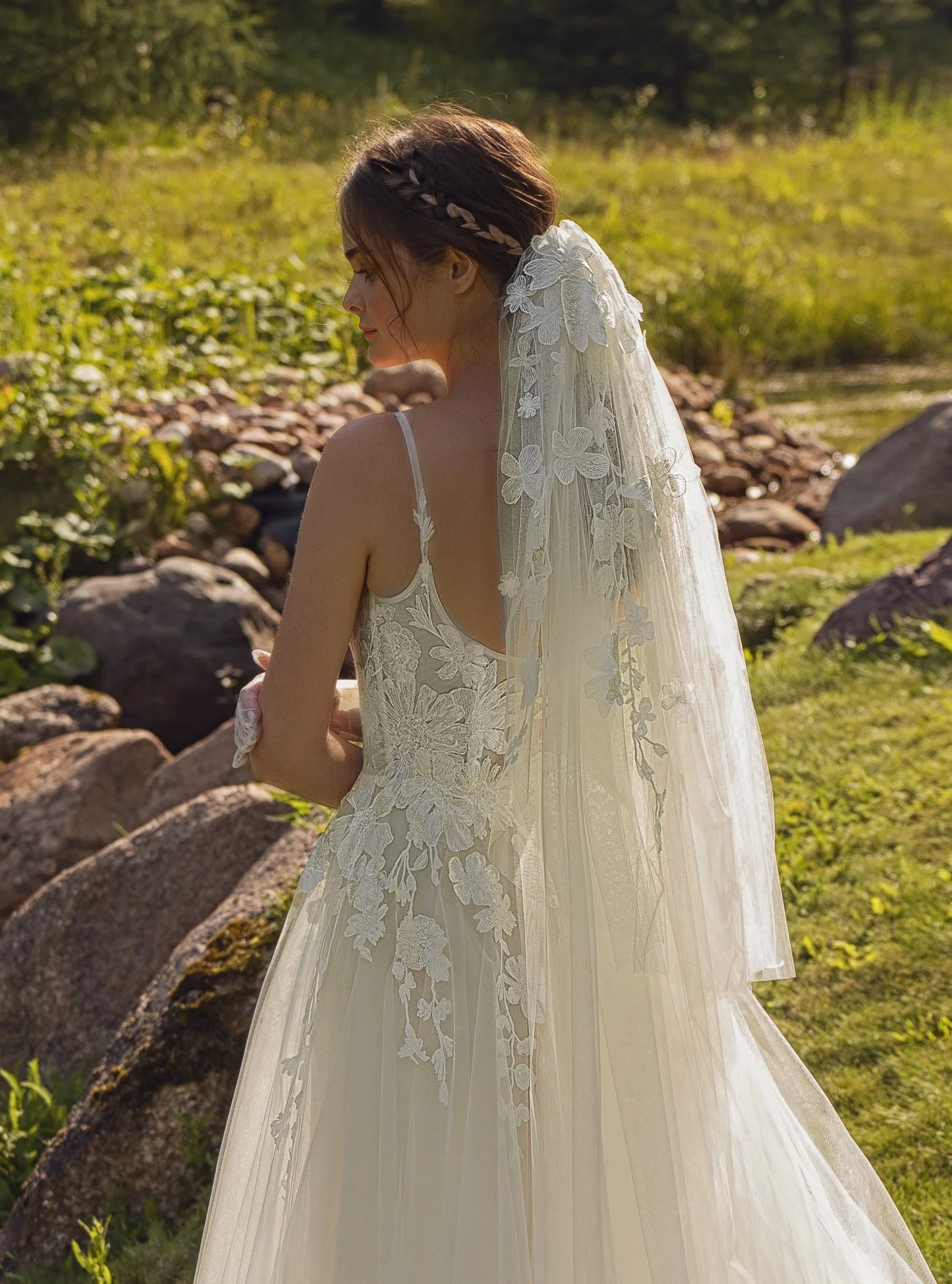 Sexy Tulle A-Line Square Spaghetti Straps Empire Appliques With Tulle Train Wedding Dress S6917
