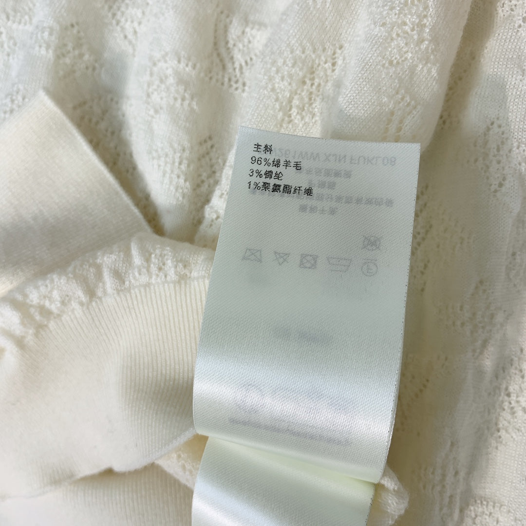 LV 25 Cutout Jacquard Top White Sheep Wool 305585
