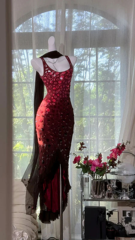 Deep red halter-neck fitted bodycon long ball gown R6548