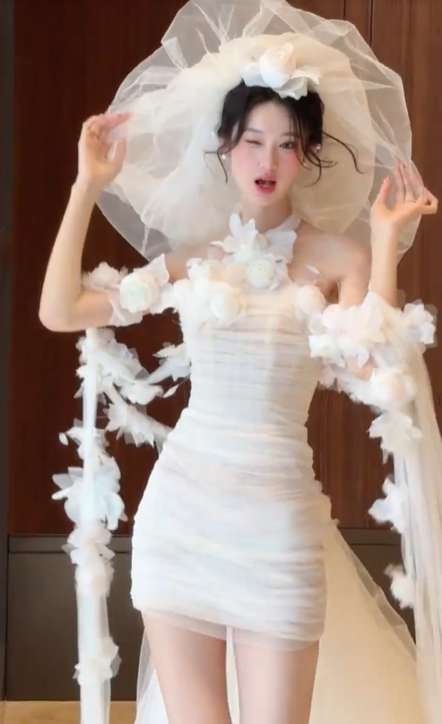 White halter neck three-dimensional flower waist slim pleated hip-wrapped tulle skirt homecoming dress R4209