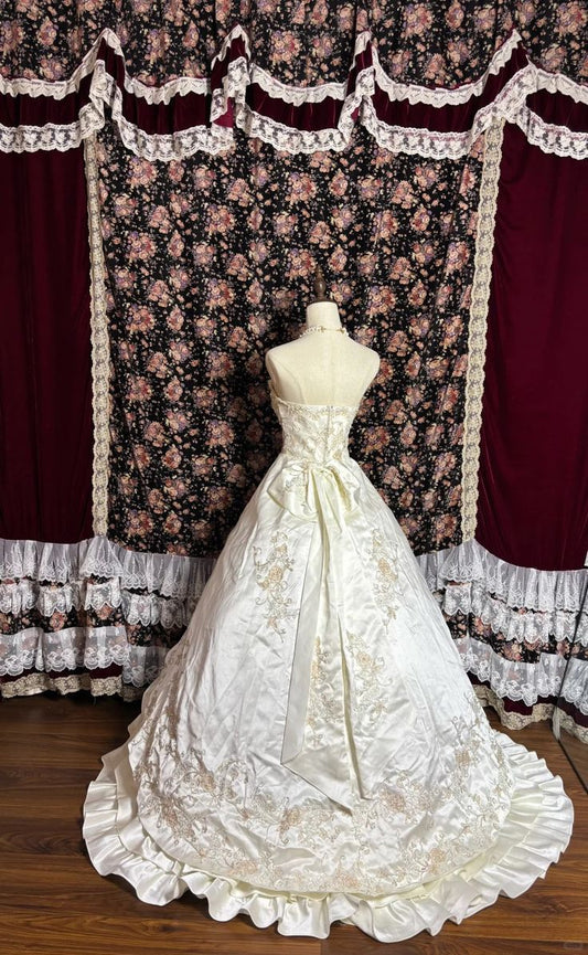 Glamorous Strapless Satin Floral Embroidery Wedding Dress Ruffled Layers Bridal Gown TP5086
