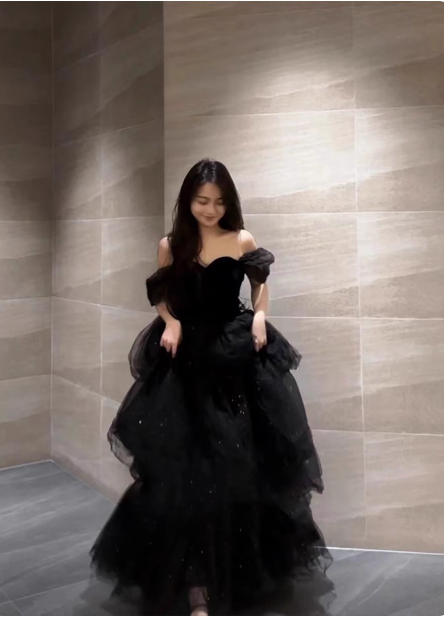 Elegant Black A-Line Off-the-Shoulder Shimmer Tiered Tulle Long Prom Dress Evening Dress P4369