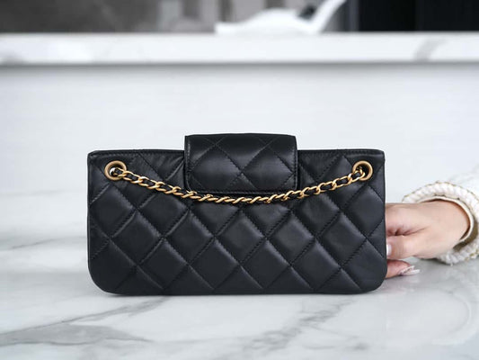 ๐๐๐๐ก๐๐ ๐๐๐ Vintage Logo Quilted Lambskin Shoulder Bag 11.5x24x4.5cm