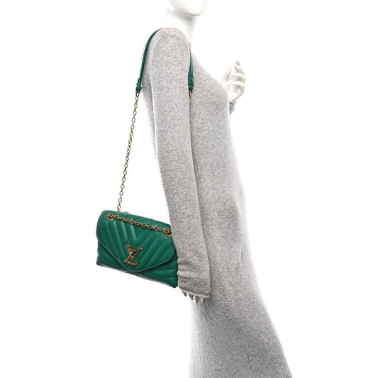 Calfskin New Wave Chain Bag MM NM Emerald
