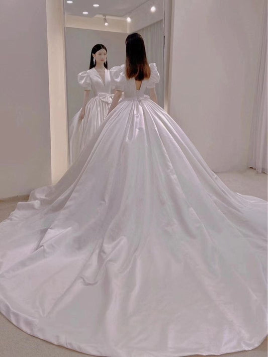 V-neck Puff Sleeves Newest Wedding Dresses, Luxury A-line Bridal Gowns S3556