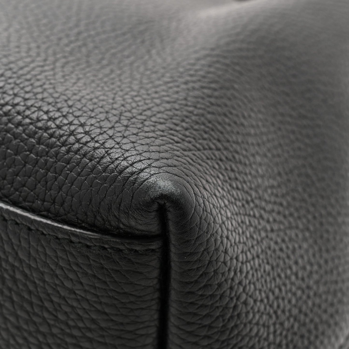 Pebbled Calfskin Medium Soho Chain Shoulder Bag Black