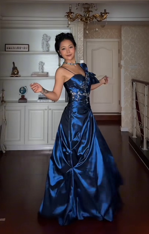 Elegant Spaghetti Straps Navy Blue Satin Pleated Beaded Long Party Dress Prom Gown