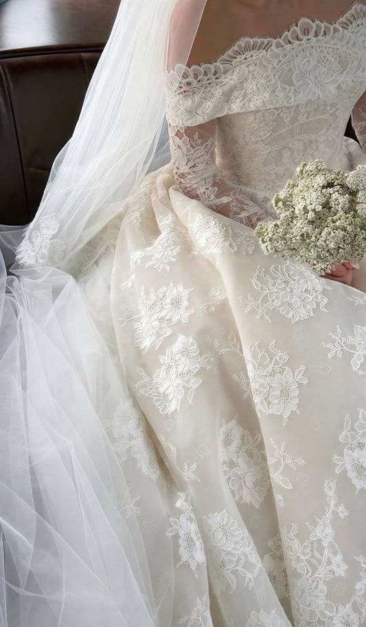 Classic Ivory Lace Wedding Dress, A-Line Royal Bridal Dress,AST1791