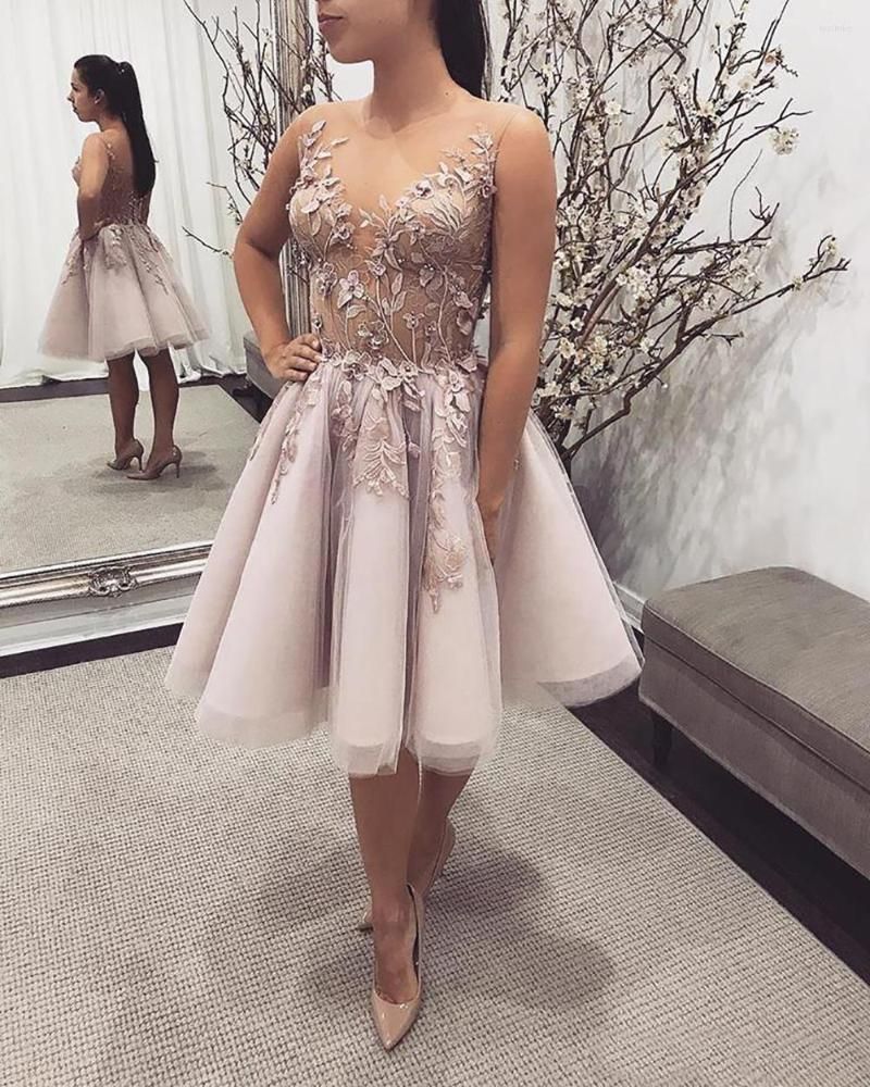 Floral Applique A-Line Homecoming Dresses