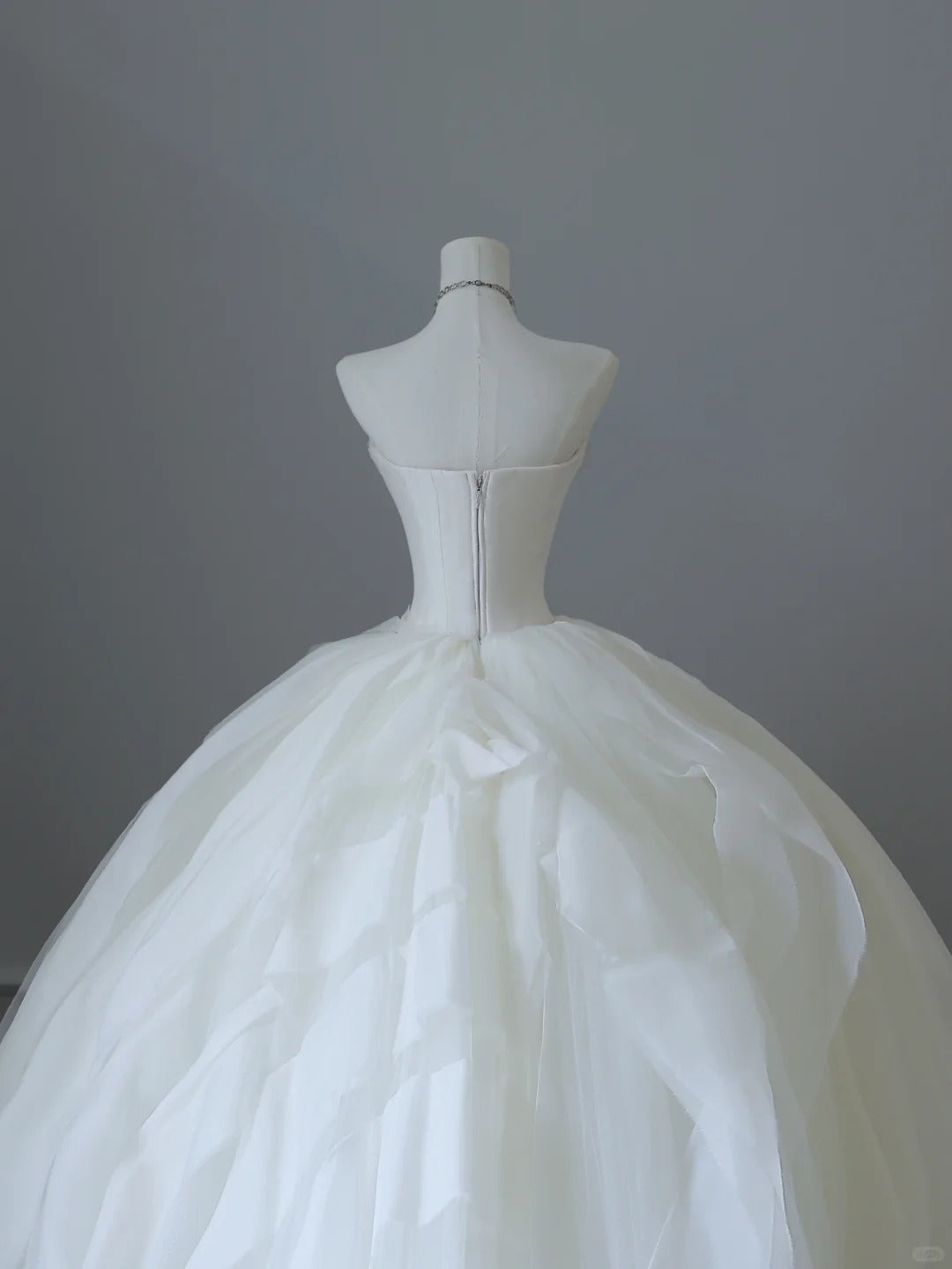 Flowing White Tulle A-Line Floor-Length Wedding Dress P2526