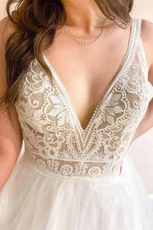 omberprom Elegant Lace V-Neck Backless A-Line Tulle Wedding Dress