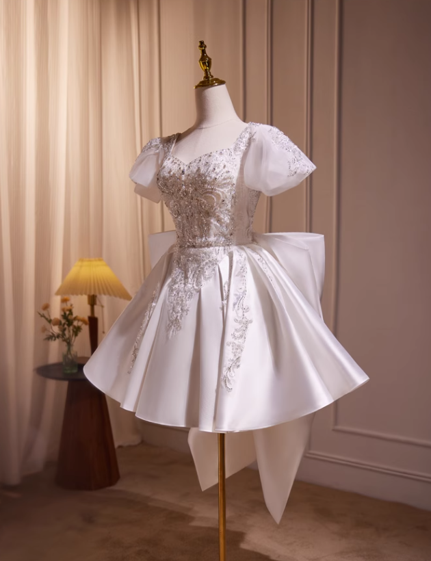 Elegant White Embroidery Beaded Bow Design A-line Spaghetti Strap Short Homecoming Dress TP3465