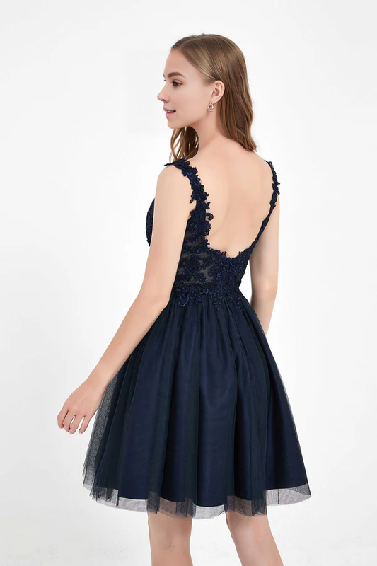 omberprom Elegant Homecoming Dress Deep V-neck Short Prom Dresses Applique Graduation Dress