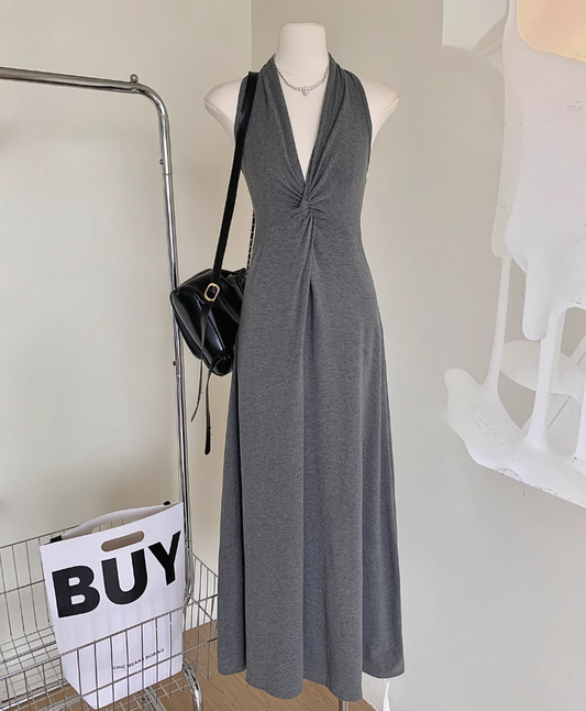 Black V-neck halter dress long skirt twist waist backless temperament A-line skirt R2089