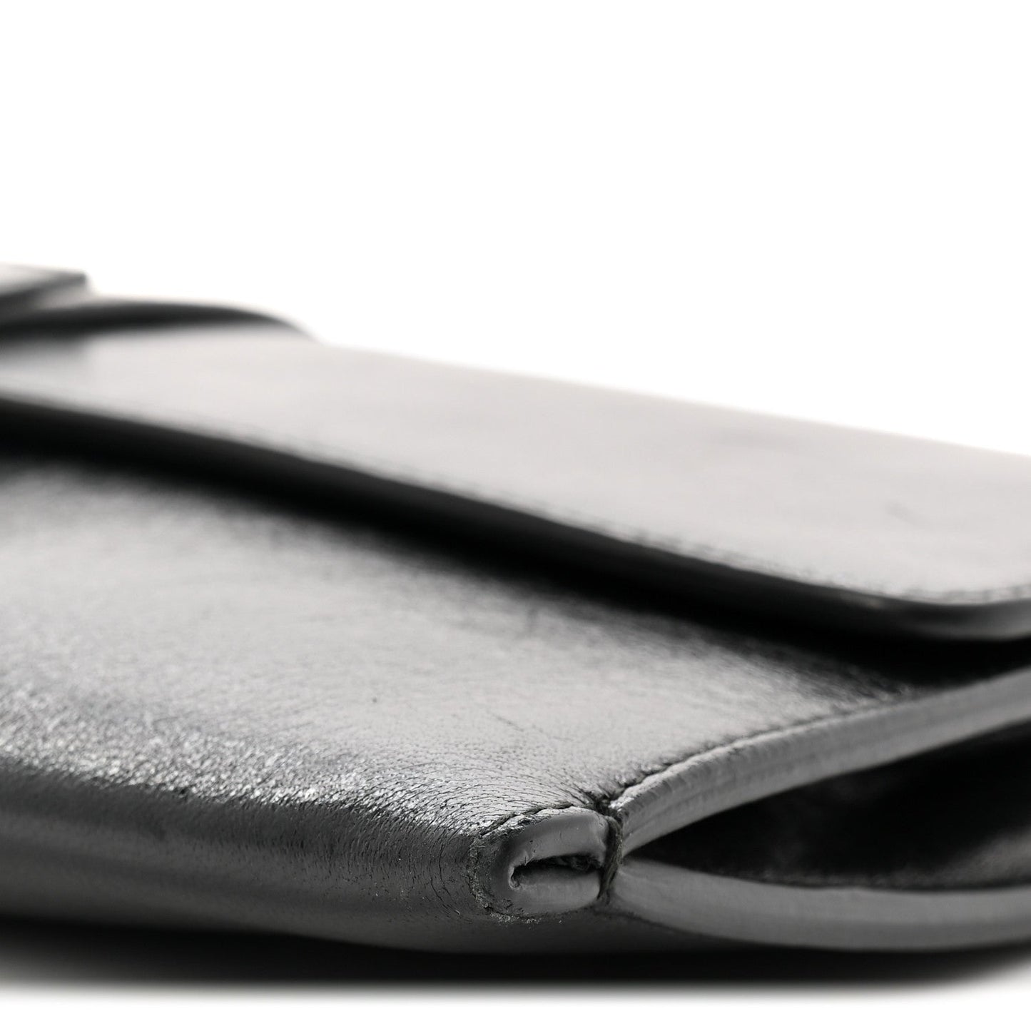 Calfskin 30 Montaigne Chain Pouch Black