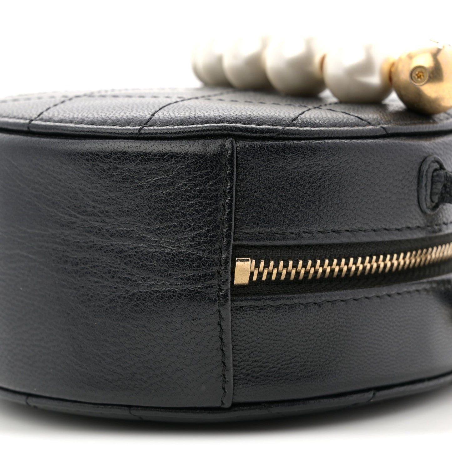 Goatskin Quilted Chic Pearls Chain Round Clutch With Chain Black