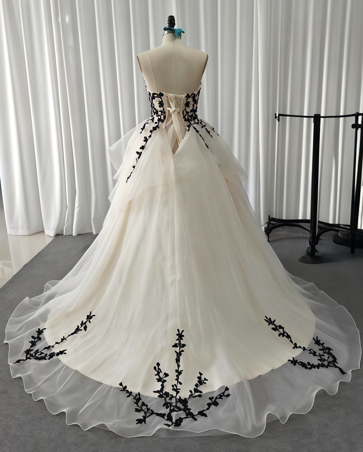 Vintage Sweetheart Floral Prom Dresses, Ivory Ruffle Ball Gowns