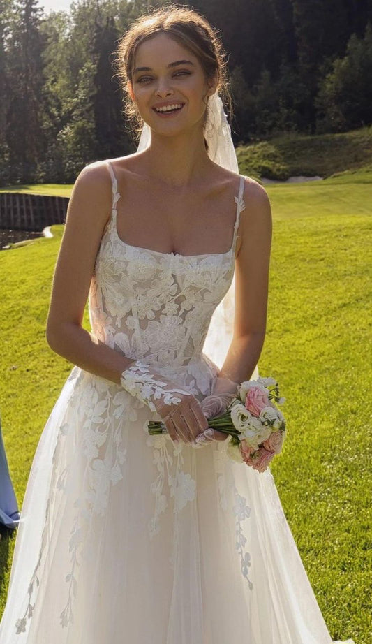 Sexy Tulle A-Line Square Spaghetti Straps Empire Appliques With Tulle Train Wedding Dress      S6917