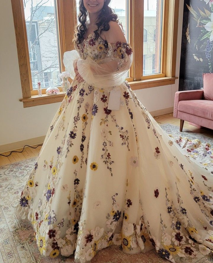 New Wedding Dresses Long Sleeve Off Shoulder Fantasy Flowers Bridal Gowns    S6500