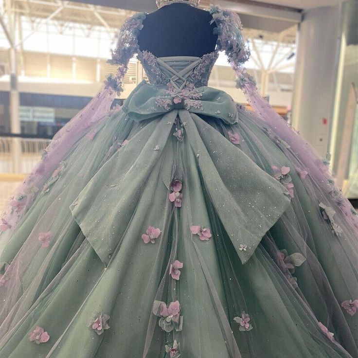 Quinceanera Dresses Long Sleeve Ball Gown Appliques Beading Sweet 16 15 Dress      S6436