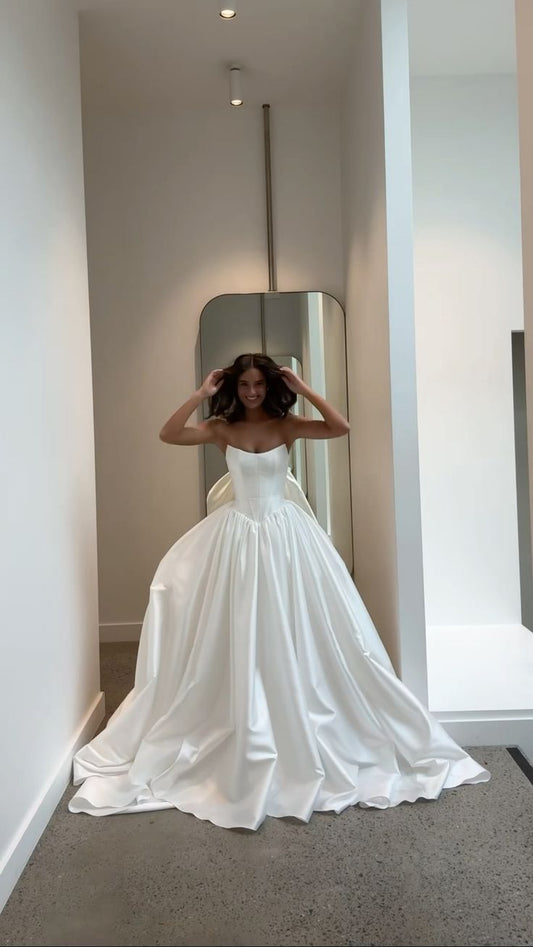 White Strapless Simple Wedding Dress Long Bridal Gown        S6180