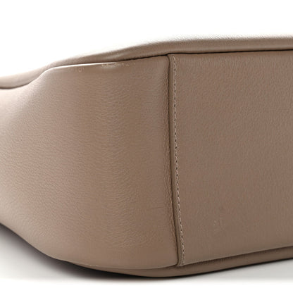 Grained Calfskin Small Le 5 A 7 Soft Hobo Dusty Grey