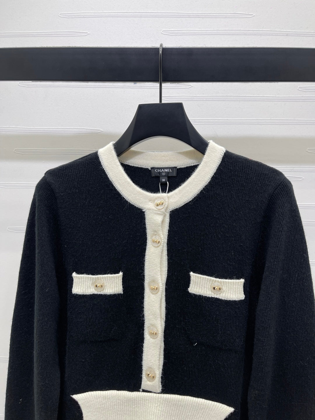 CC 25F Round-Neck Knitted Long-Sleeved Cardigan Black Wool