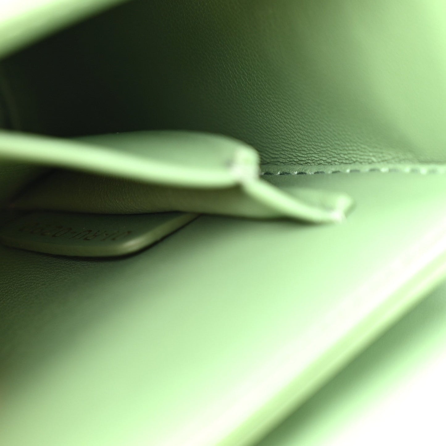 Box Calfskin 30 Montaigne Box Bag Mint Green