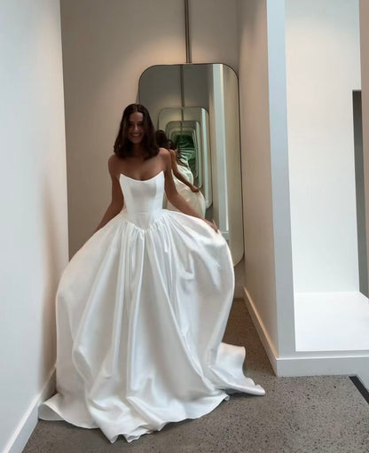 White Strapless Simple Wedding Dress Long Bridal Gown        S6180