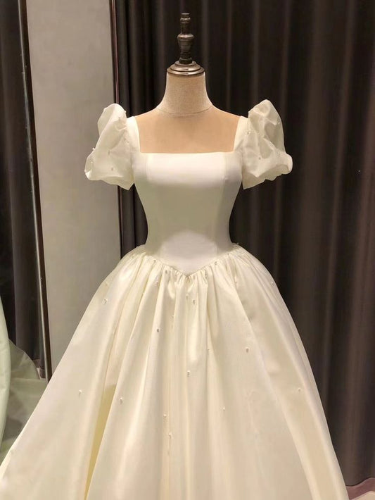 Spauare Neckline Bubble Sleeves Satin Wedding Dresses Vintage Bridal Gown
