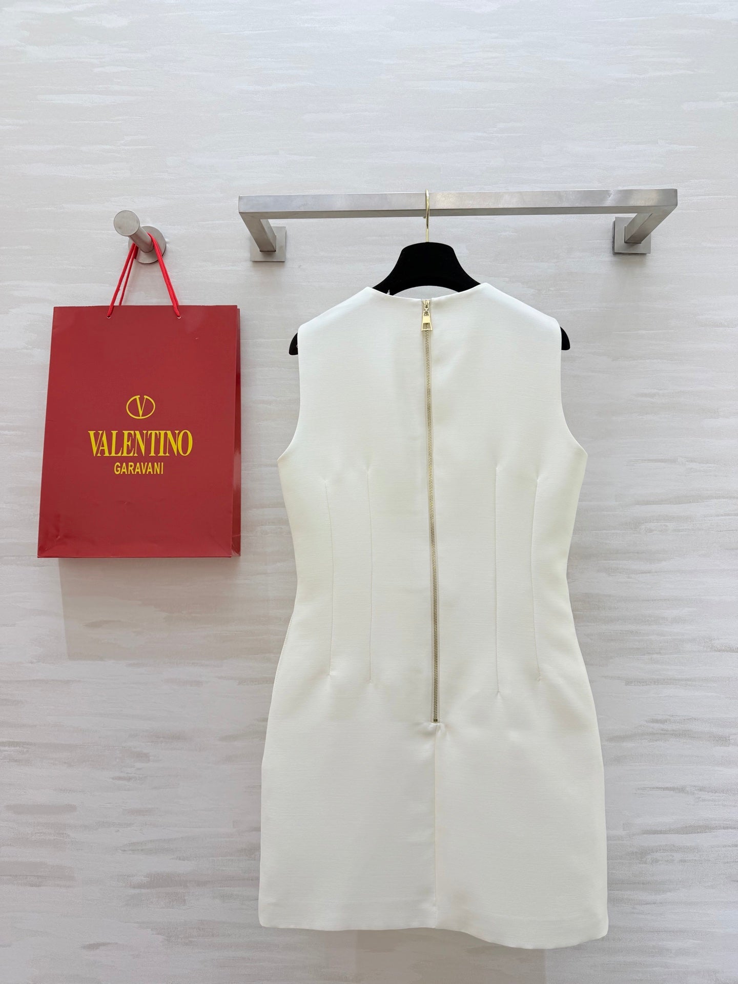 Valen 26s Bow-Embellished Beaded Sleeveless Dress White Fabric 344777