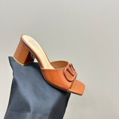 Vogo Signature High Shine Open Toe Sandals In Brown Glossy Lambskin 839825