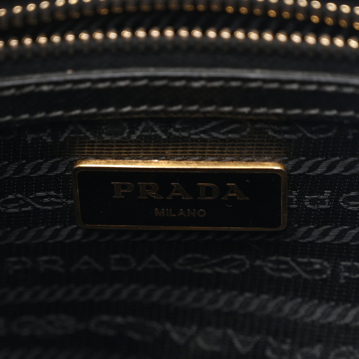 Saffiano Medium Galleria Double Zip Tote Black