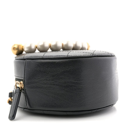 Goatskin Quilted Chic Pearls Chain Round Clutch With Chain Black