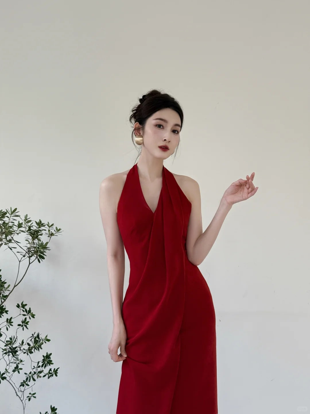 Elegant Burgundy Fitted Halter Neck Deep V-neck Satin Long Prom Evening Dress P4124