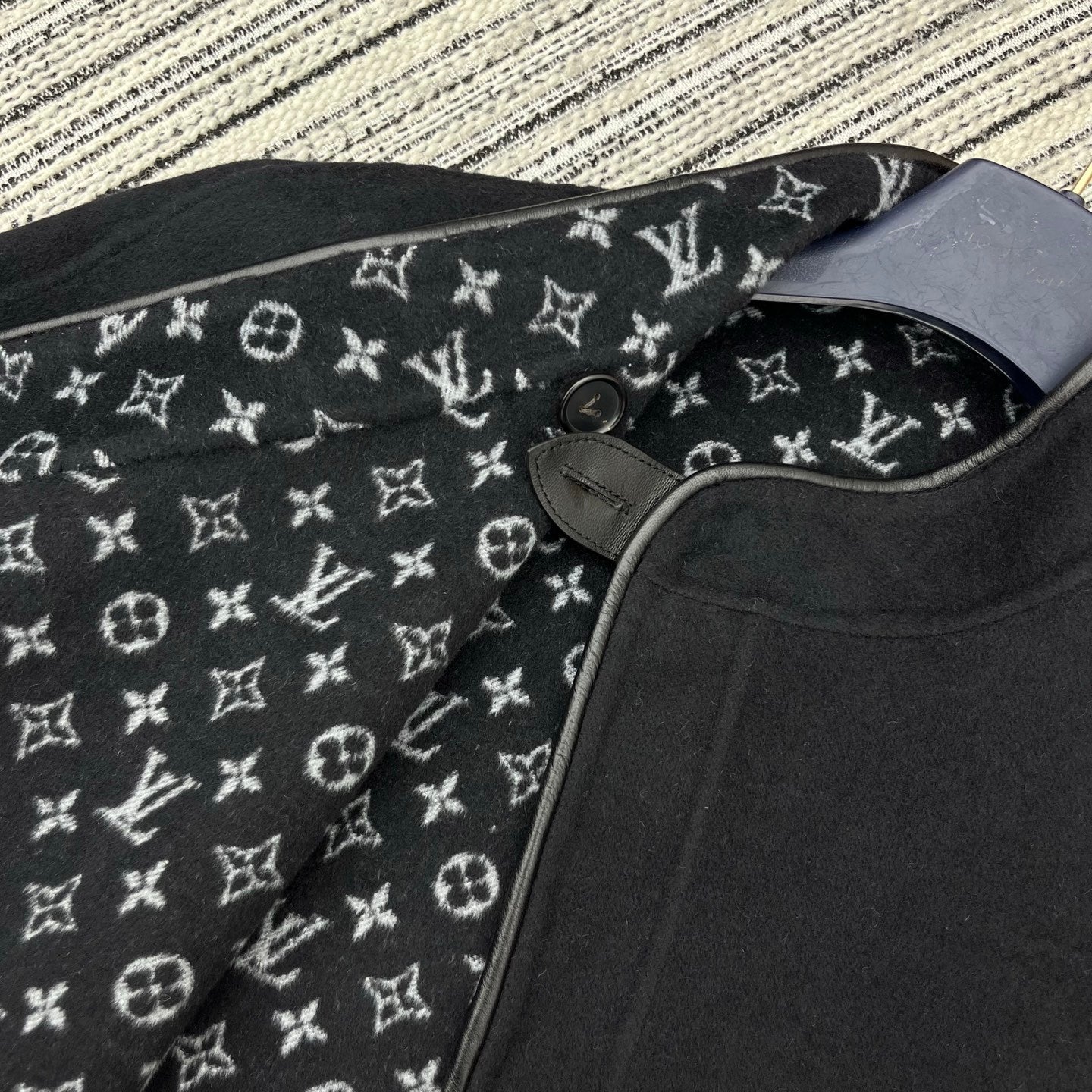 LV 25FW Double-Faced Wool Coat Jacket Lambskin Edge Black 311694