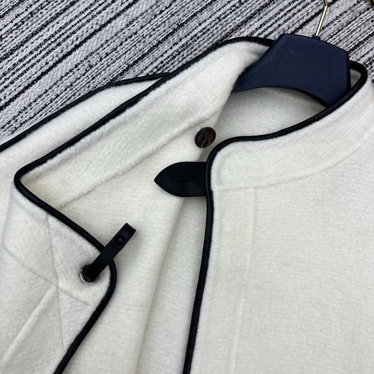 LV 25FW Double-Faced Wool Long Coat Lambskin Edge White 311684