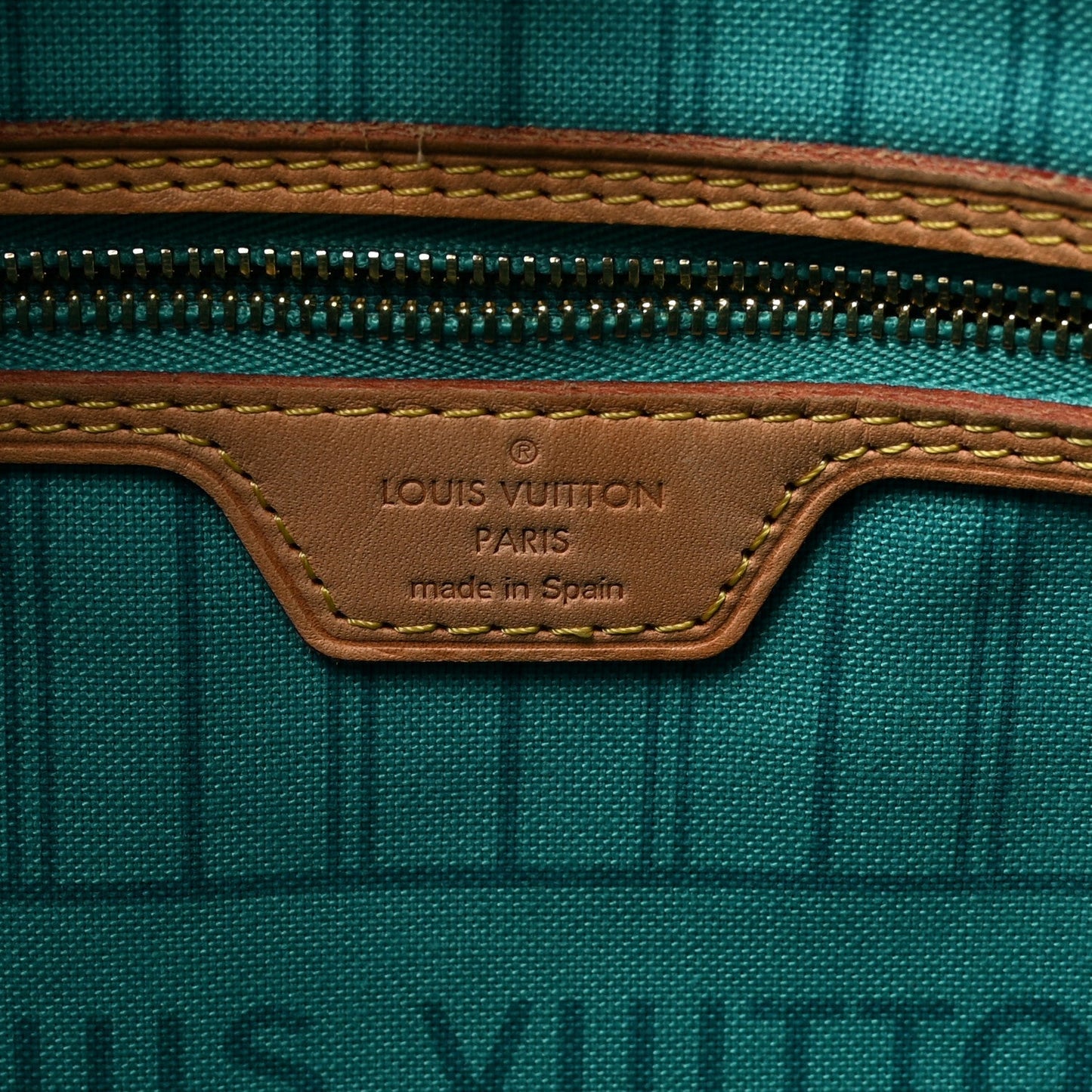 Monogram V Neverfull MM Turquoise