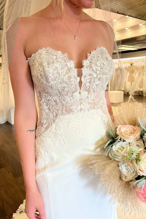 omberprom Elegant Lace Strapless Mermaid Long Wedding Dress