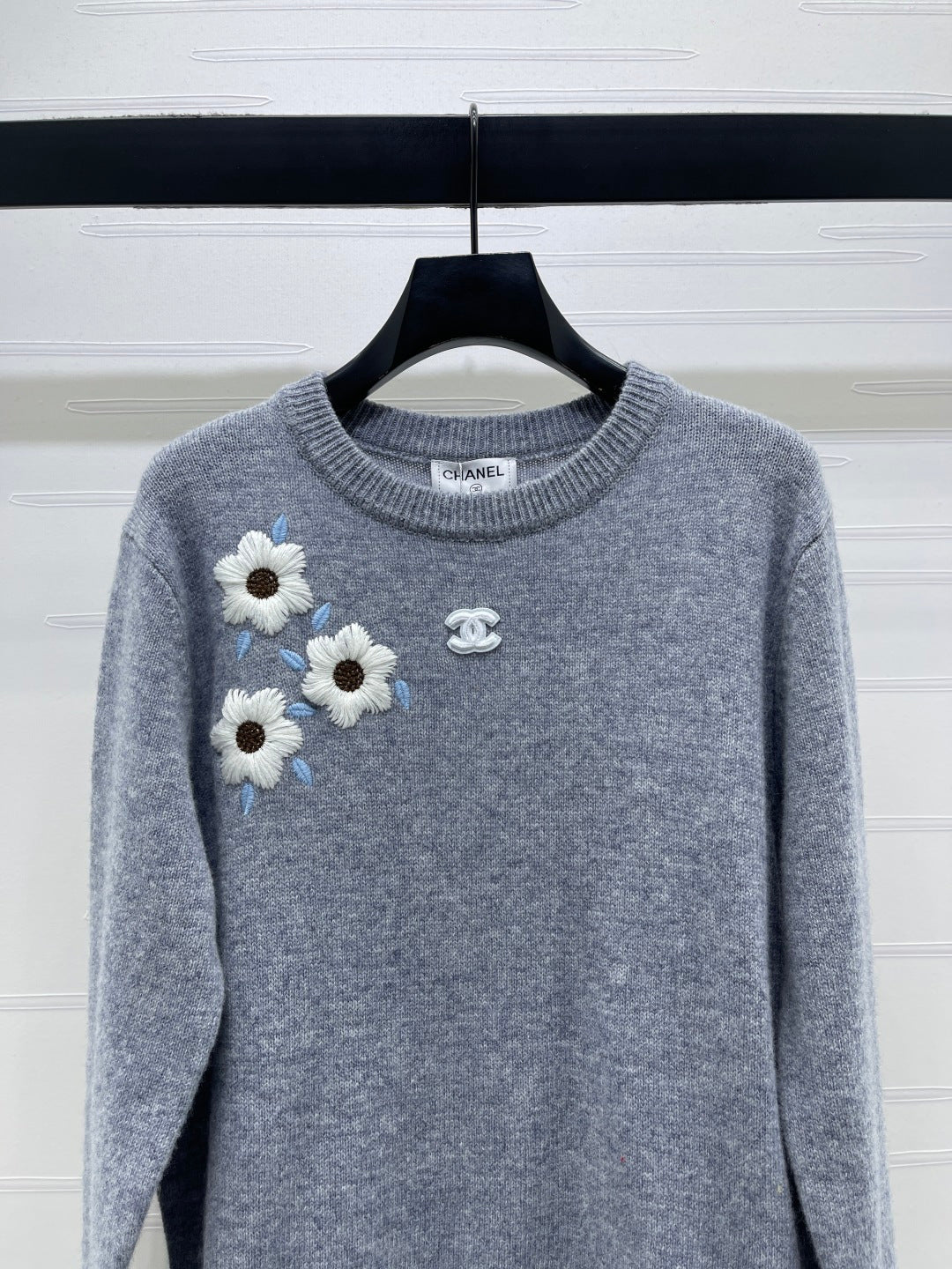 Chanel Floral Patterns Gray Sweater Embroidered 340998