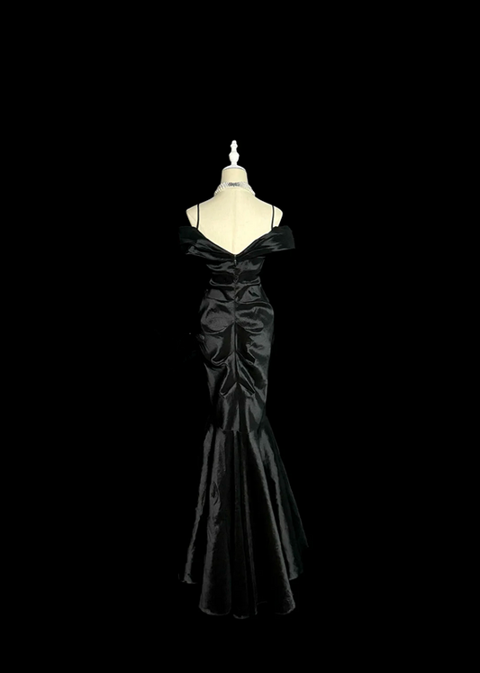 Black off-the-shoulder halter-neck fitted long ball gown R6621