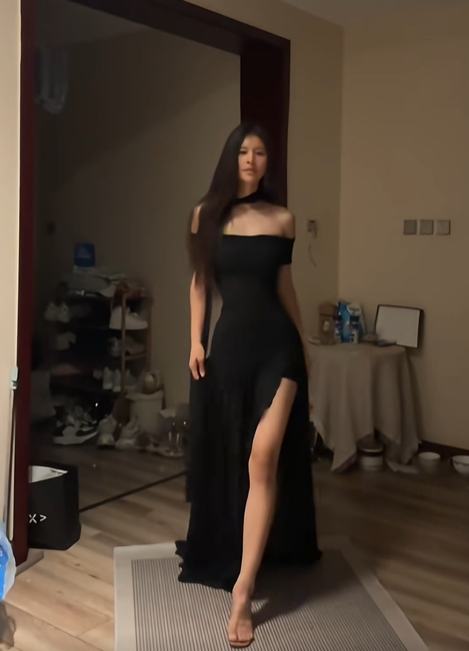 Black off-the-shoulder fitted waist slimming slit sexy long ball gown R8090
