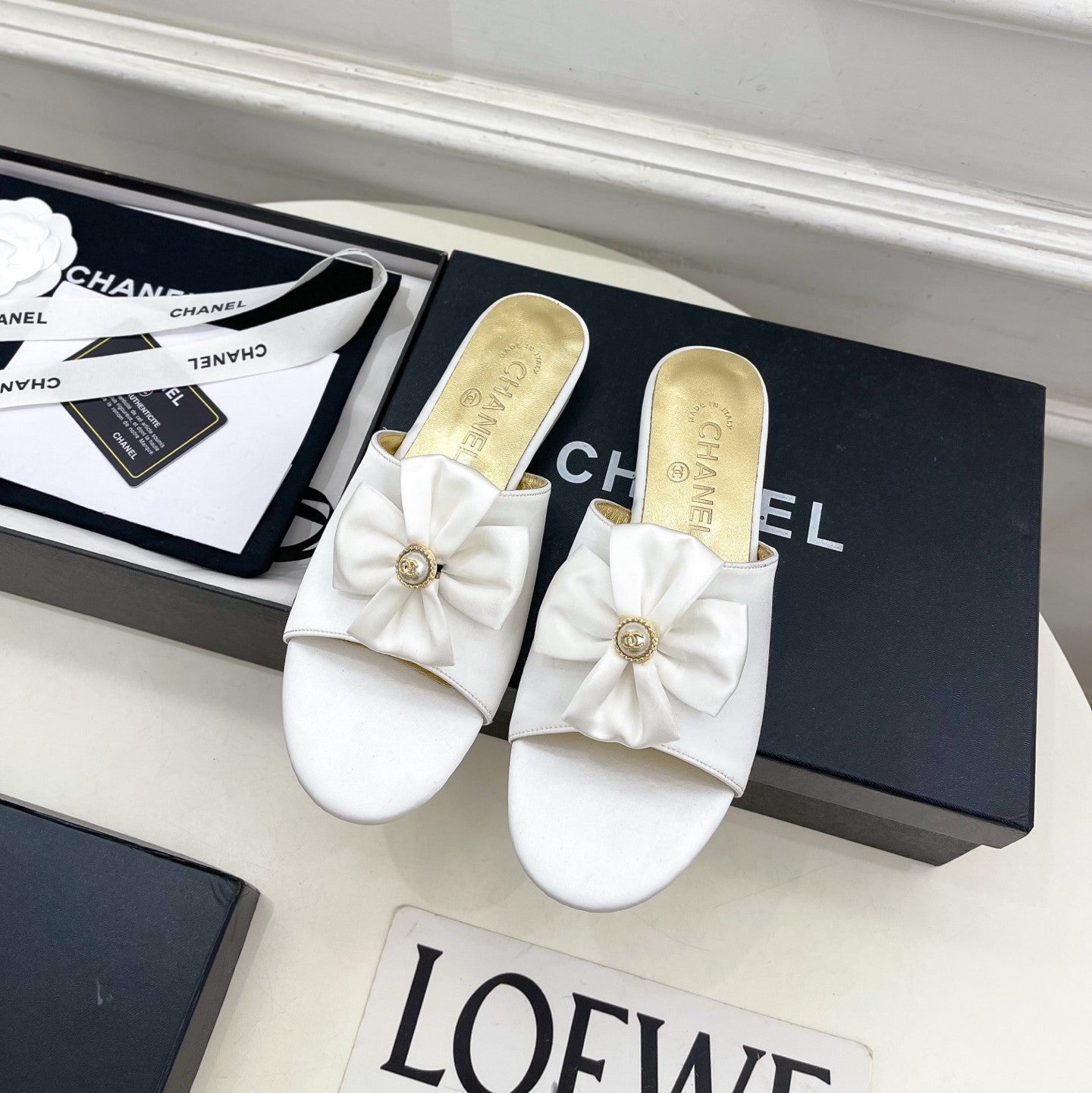 CC 26s Bow Slippers White Satin Sheepskin 586897