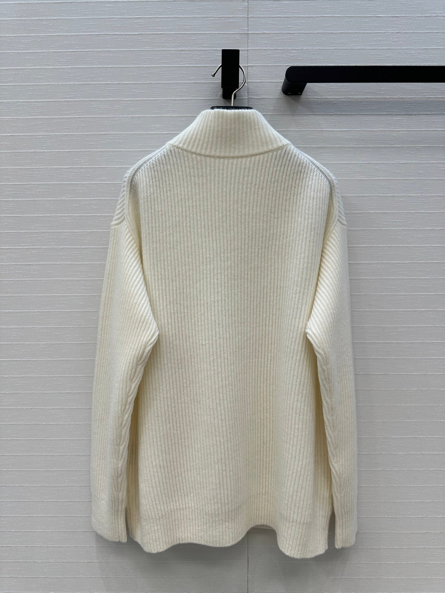 HM 25S Zipped Jacket H Leather Pockets in White Cashmere