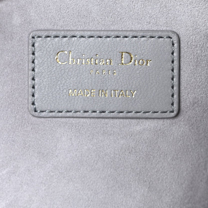 Lambskin Supple Macrocannage Ammi Bag Grey