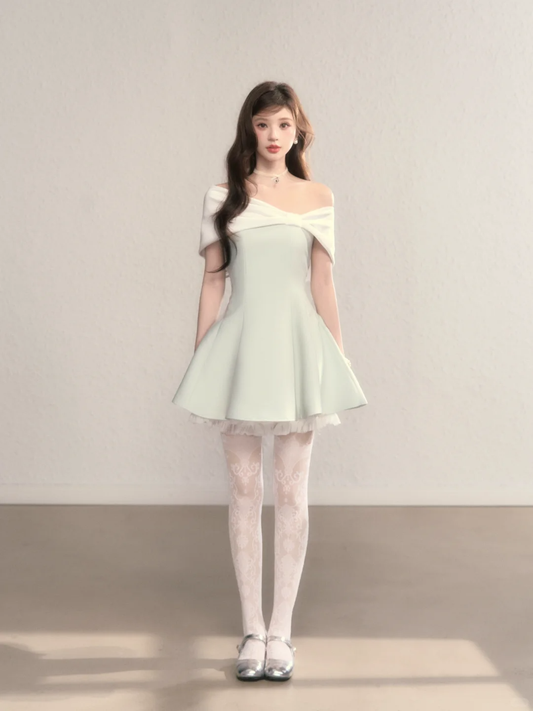 Gentle off-the-shoulder design with a slim waist and A-line short skirt for homecoming dress R5411