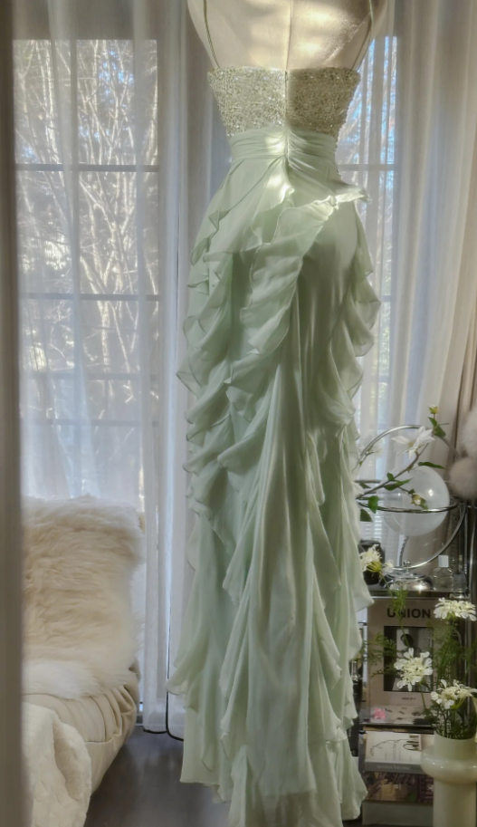 Glamorous Spaghetti Straps Green Beaded Chiffon Ruffles Long Party Dress Evening Gown
