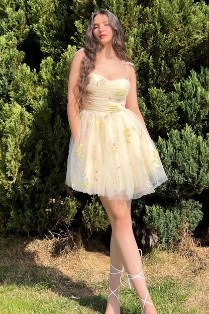 Cute A-Line Embroidery Homecoming Dresses Tulle Party Gown